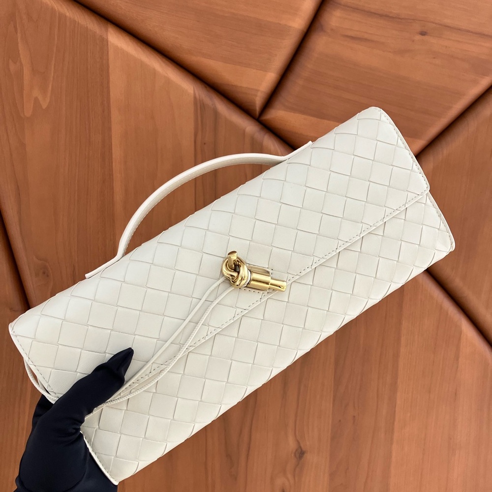 Bottega Veneta Andiamo Clutch Seasalt